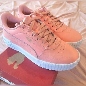 NEW Puma Women's 8.5 Carina 2.0 Sneakers in Poppy Pink and Gold